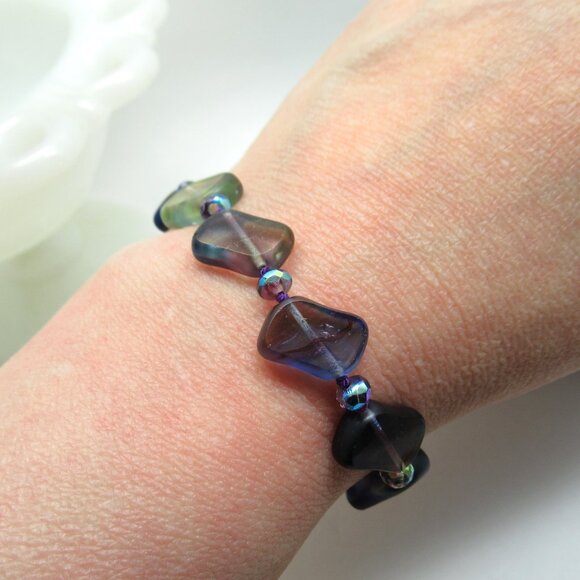 Uranium glass bracelet - Picture 5 of 10